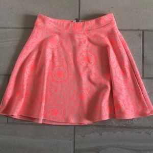 High waisted trendy skirt